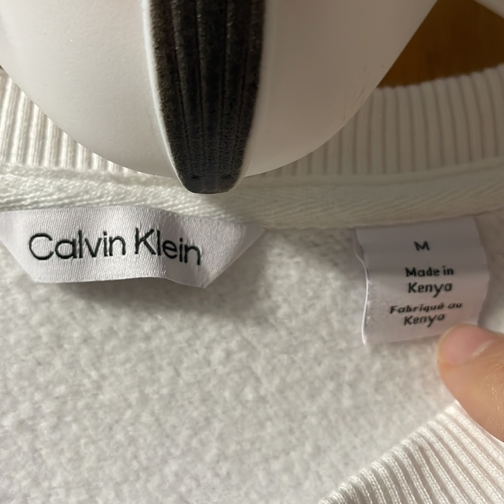Calvin Klein - Picture 3 of 3